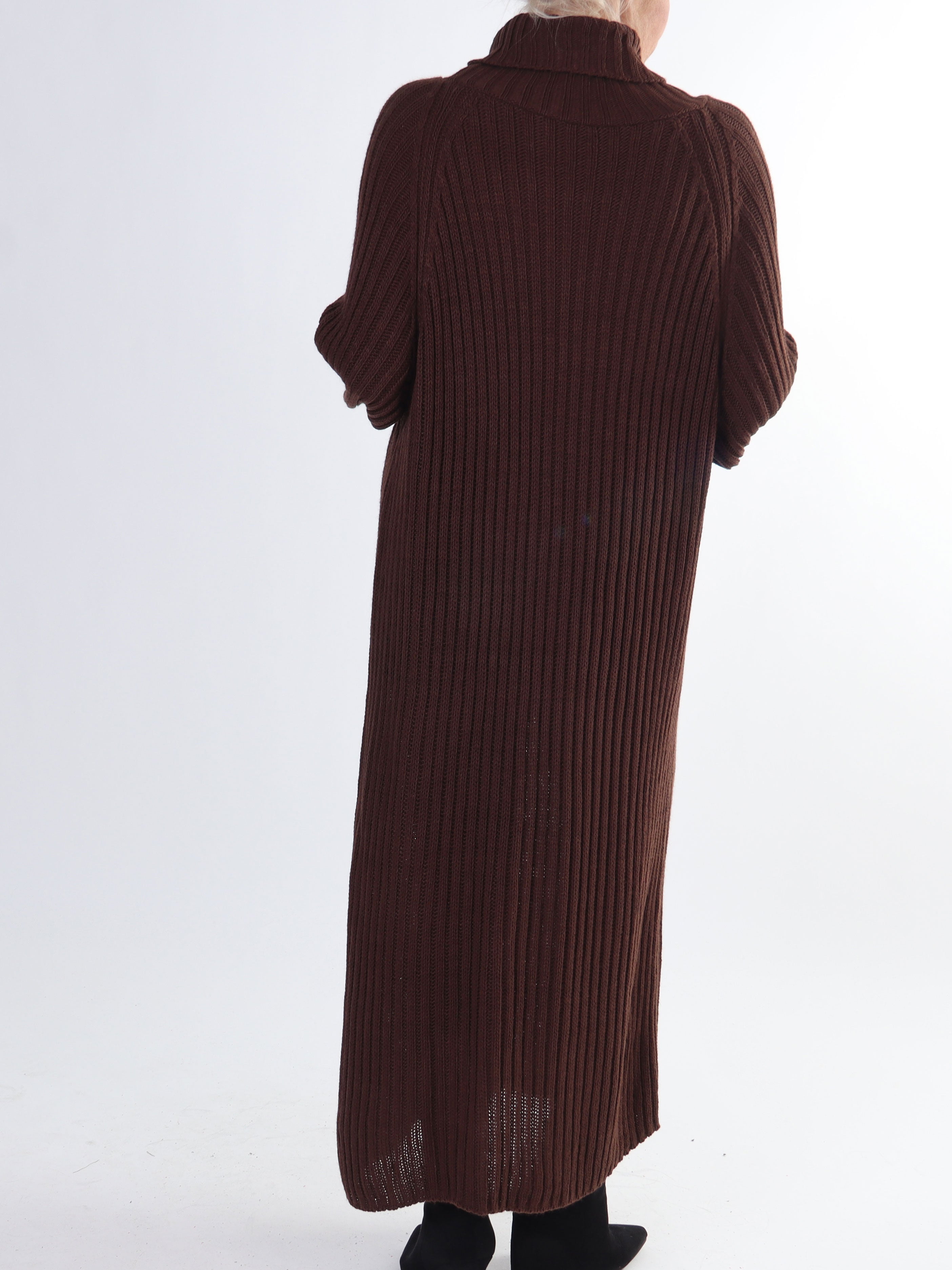 Milu - Lång ribbstickad klänning i stora storlekar